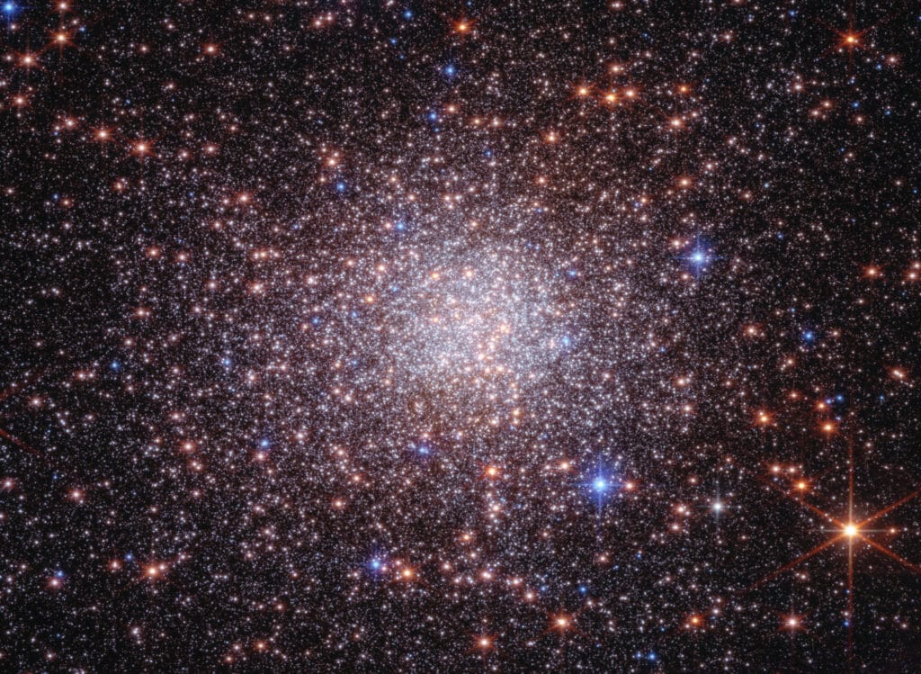 skupisko kolorowych gwiazd w obiekcie Terzan 5